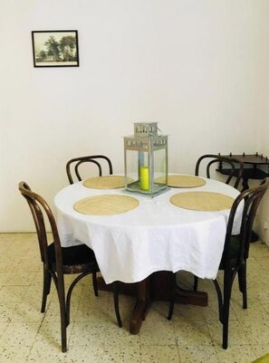 Dining - Vrbo Property (Sauve)