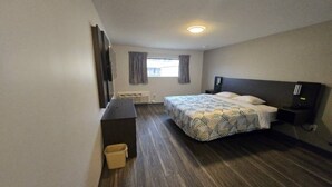 Room - Cozy King Bed|Free Parking & Wifi (East Windsor)