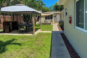 Outdoor dining - 1 Mi to Sand & Surf! 2-Unit Pompano Beach Escape (Pompano Beach)