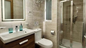 Bathroom - Calypso Grand Oasis Xaghra,3BR Luxury Apartment (Xagħra)
