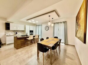 Dining - Calypso Grand Oasis Xaghra,3BR Luxury Apartment (Xagħra)