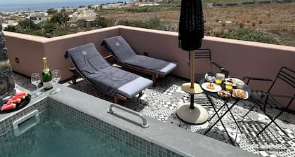 Enjoy the luxury of a 5-star villa with a jacuzzi!