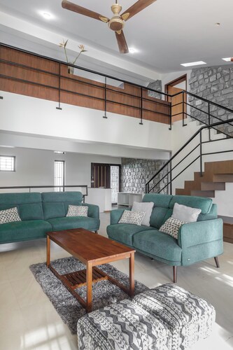 Grandeur 5bhk Villatheatre Hennurmanyata