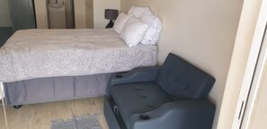 Room - Central Head Rest - Perfect Pop in spot (Cape Town)