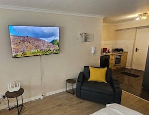 Living area - Central Head Rest - Perfect Pop in spot (Cape Town)