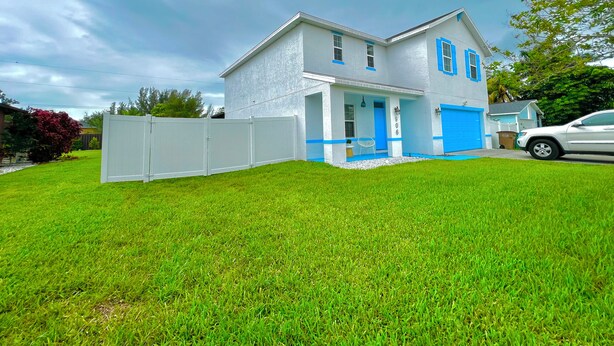 Exterior - Spacious 4-bedroom house with AC in beautiful Cape Coral (Cape Coral)