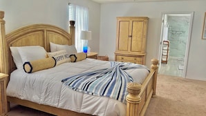 Room - Spacious 4-bedroom house with AC in beautiful Cape Coral (Cape Coral)