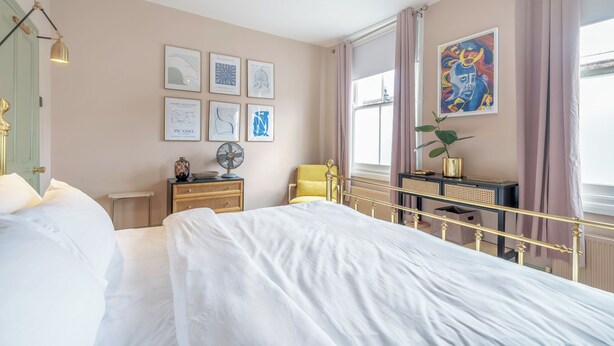 Room - Stylish 2BR home in Shoreditch (London)