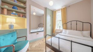 Room - Stylish 2BR home in Shoreditch (London)
