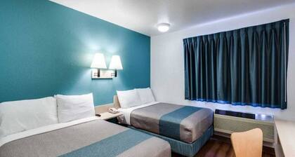 2 Full Beds | Smoking, Micfridge