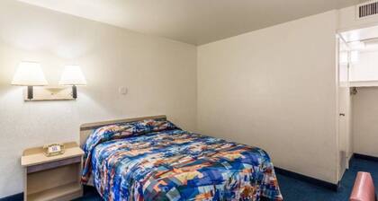 1 Queen Bed | Non-Smoking, Micfridge