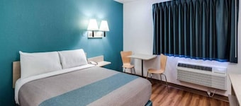 1 Queen Bed | Non-Smoking
