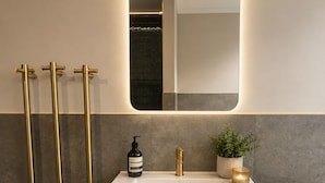 Bathroom - Affordable Luxury in Taupo (Waitahanui)