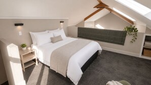 Room - Affordable Luxury in Taupo (Waitahanui)