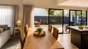 Dining - Affordable Luxury in Taupo (Waitahanui)