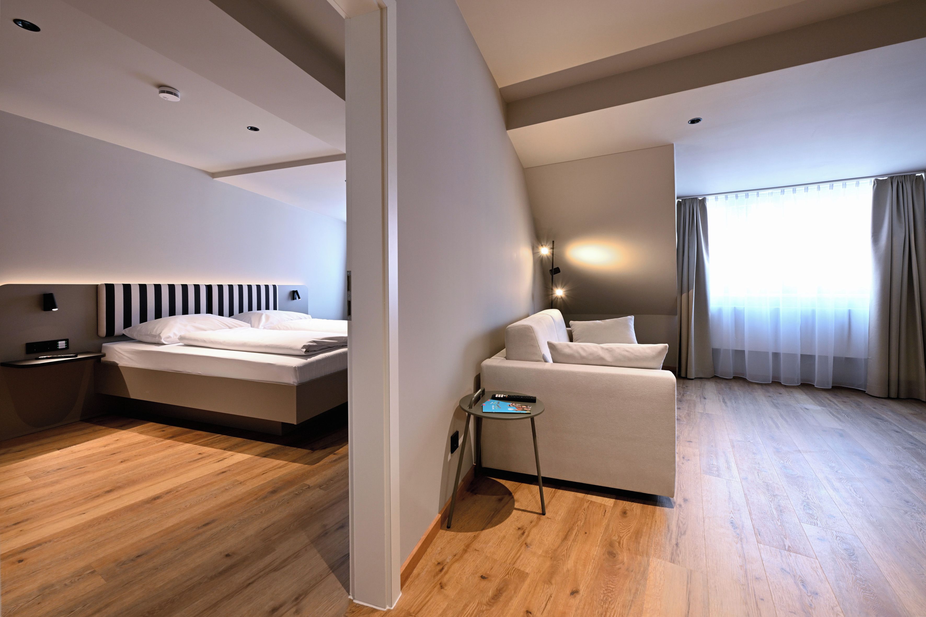 Deluxe Apartment, 1 King Bed with Sofa bed, City View