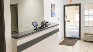 Unclassified image, 4 of 24, button - 2 Full Beds | Mobility Accessible Tub Nsmk (MCGRAW)