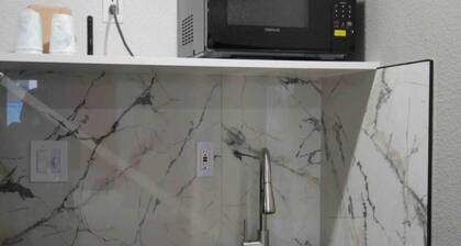 2 Queen Beds|NS|Kitchen