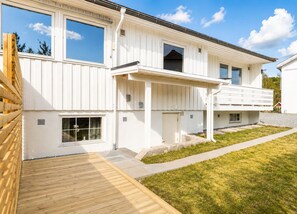 Unclassified image, 2 of 9, button - Vrbo Property (Buskerud)