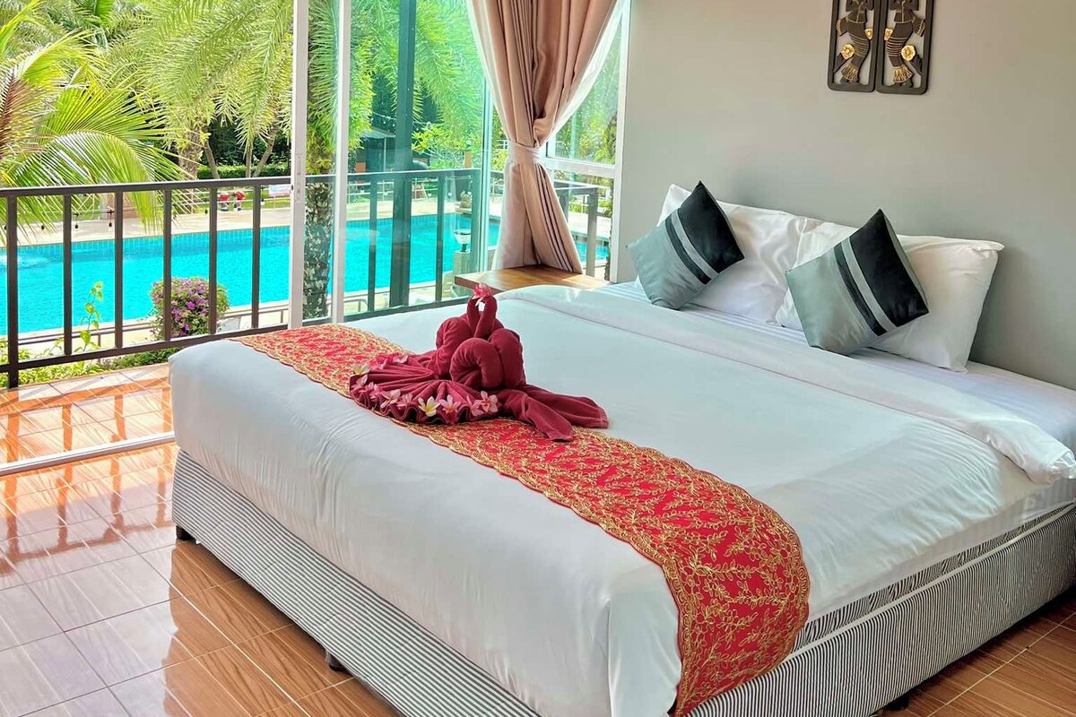 Deluxe Room, Balcony, Pool View