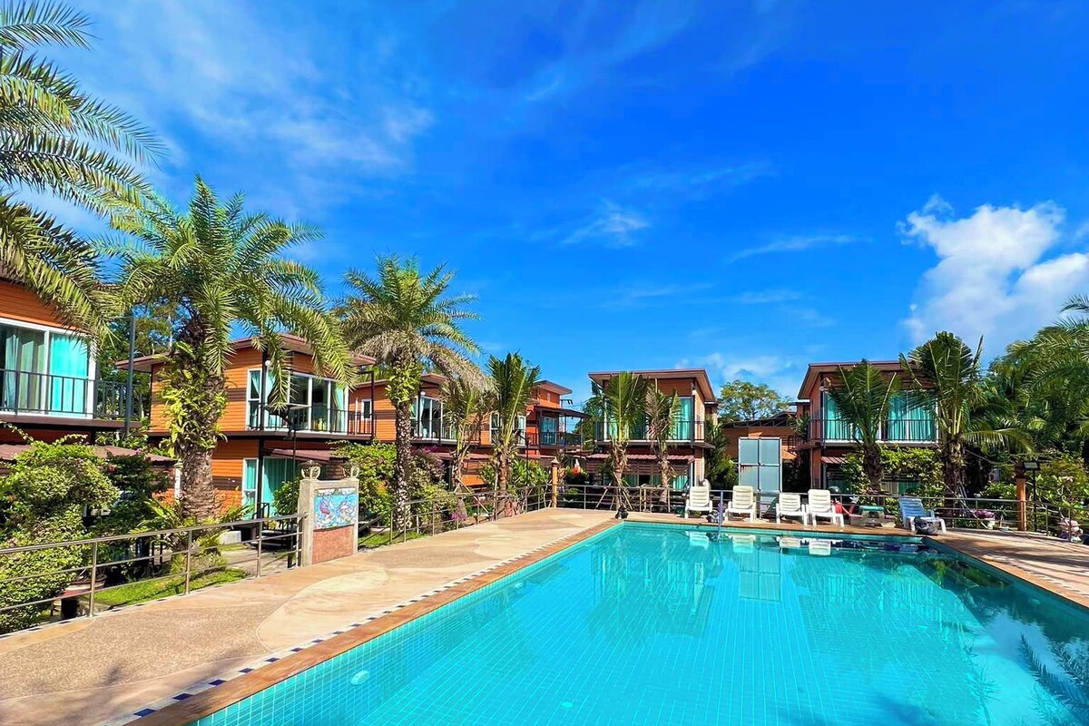 Deluxe Room, Balcony, Pool View