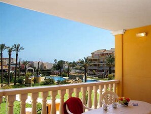 Outdoor dining - Aguamarinas (Denia)