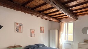 Unclassified image, 2 of 14, button - Vrbo Property (Cavaillon)