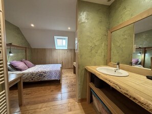 Unclassified image, 4 of 21, button - Rustic cottage, pool - 5 guests (Tronget)