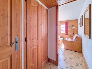 Interior - Spacious apartment near slopes - 4 guests (Les Menuires)