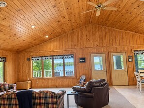 Unclassified image, 4 of 7, button - Beaufort Lakehouse (Michigamme)