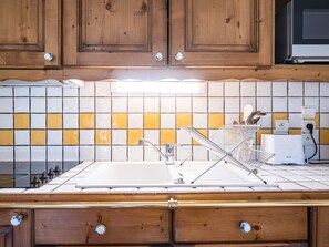 Private kitchen - Spacious apartment near the slopes - 4 guests (Les Menuires)