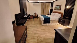 Comfort Room, City View | Meja, seterika/papan seterika, Wi-fi percuma 