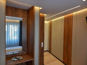 Interior - Room-single Room Without Balcony (Bad Salzuflen)