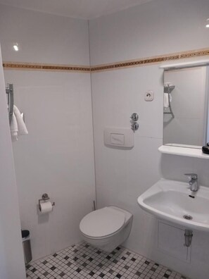 Rom, 1 soverom, tilgjengelighetstilpasset | Bad
