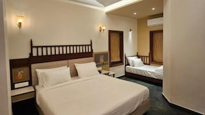 Triple Room - Avimukta An Ethnic Stay (Varanasi)