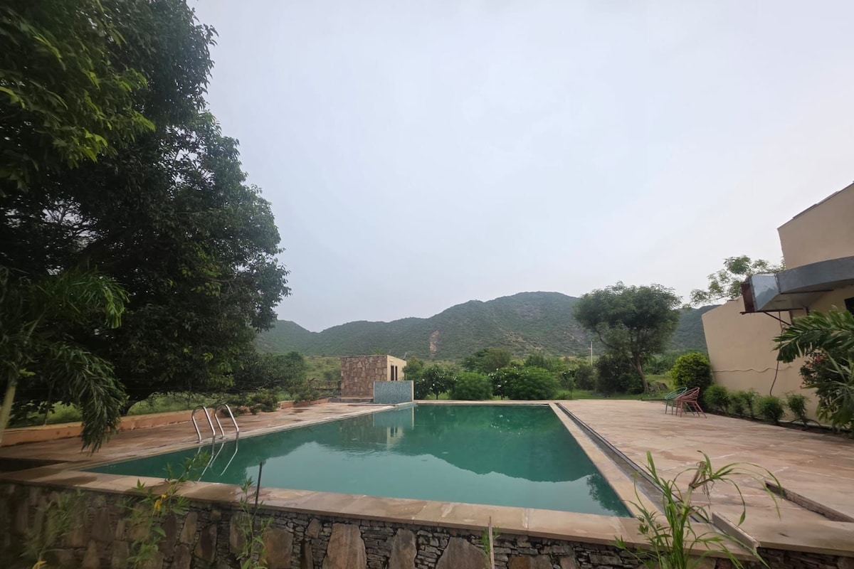 Quarto duplo família, vista para a montanha | Piscina | Piscina externa