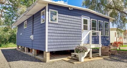 Sun, Surf & Seafood: York Home 2 Blocks to Beach