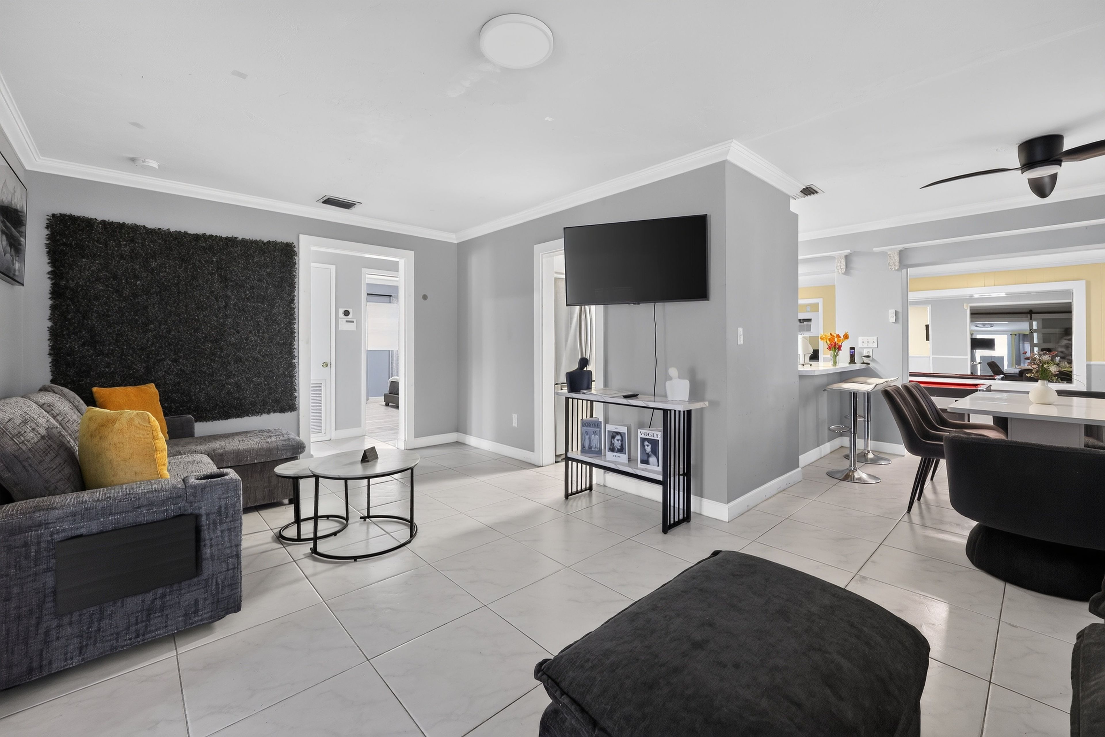 House, 4 Bedrooms | Living area | Smart TV, streaming services