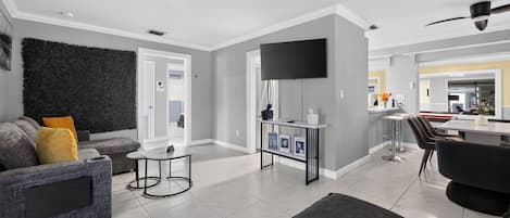 Rumah, 4 kamar tidur | Area keluarga | Smart TV dan layanan streaming