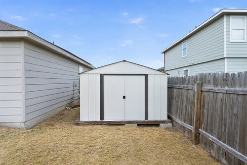 New! Spacious 3BR Retreat Near Fort Hood Killeen