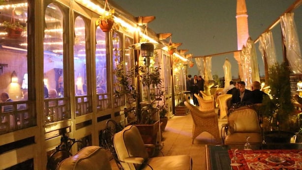 Outdoor dining - Le Riad - Tell A Story (Cairo)