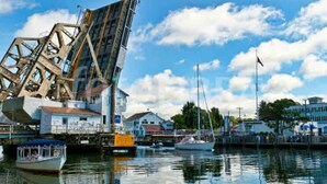 Marina - Pet friendly Suite in boutique cottage in downtown historic downtown Mystic (Groton)