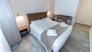 Standard-Doppelzimmer | Schreibtisch, kostenloses WLAN