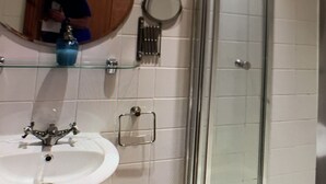 Bathroom - Ty Rosa - Bed & Breakfast (Cardiff)