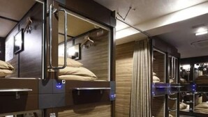 Room - Capsule Hotel Anshin Oyado Shinbashi (Tokyo)