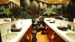 Bathroom - Capsule Hotel Anshin Oyado Shinbashi (Tokyo)