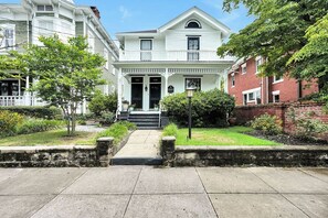 Exterior - Chic 2 Bedroom Flat in Historic District - Wilmington (Wilmington)