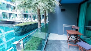 Outdoor dining - Acqua Condominium (Pattaya)