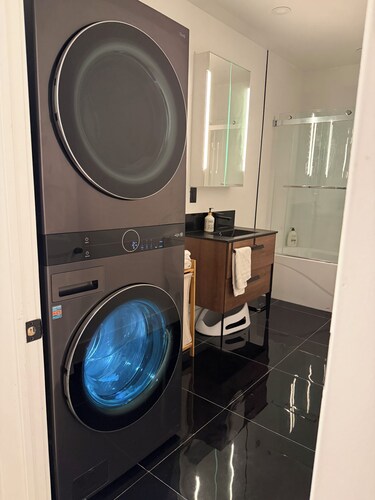 Spacious Home for 9 | 15 Min to Downtown MTL