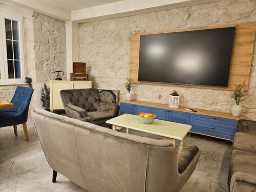 Unique stone villa with three large bedrooms, beautifull lounge and heated pool
